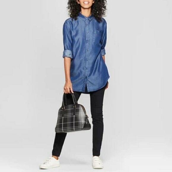 Botton down T-shirt   - Picture 3 of 6